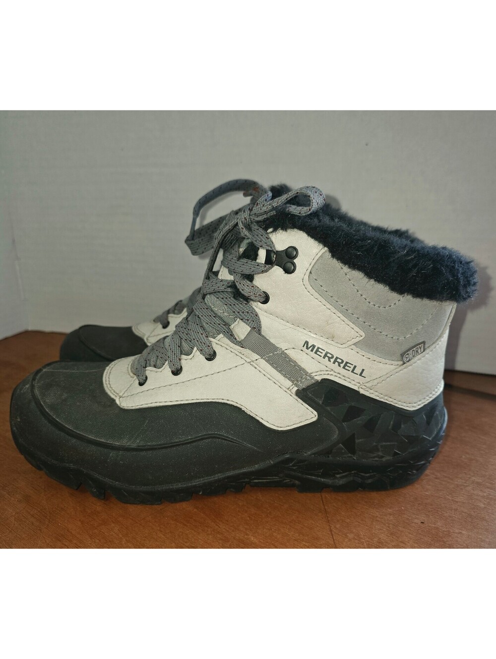 Merrell women's Aurora 6 ice waterproof boots size 8.5